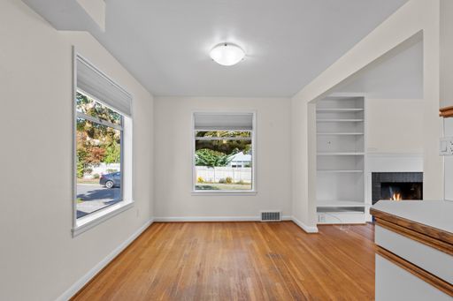 Listing photo thumbnail