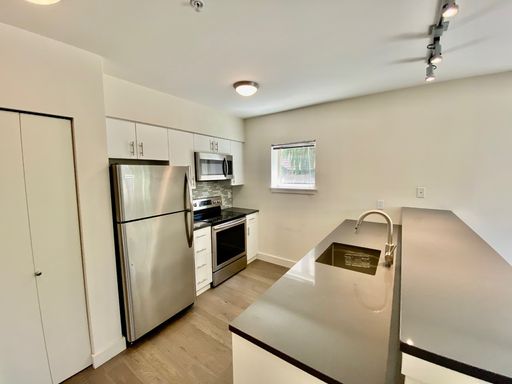 Listing photo thumbnail