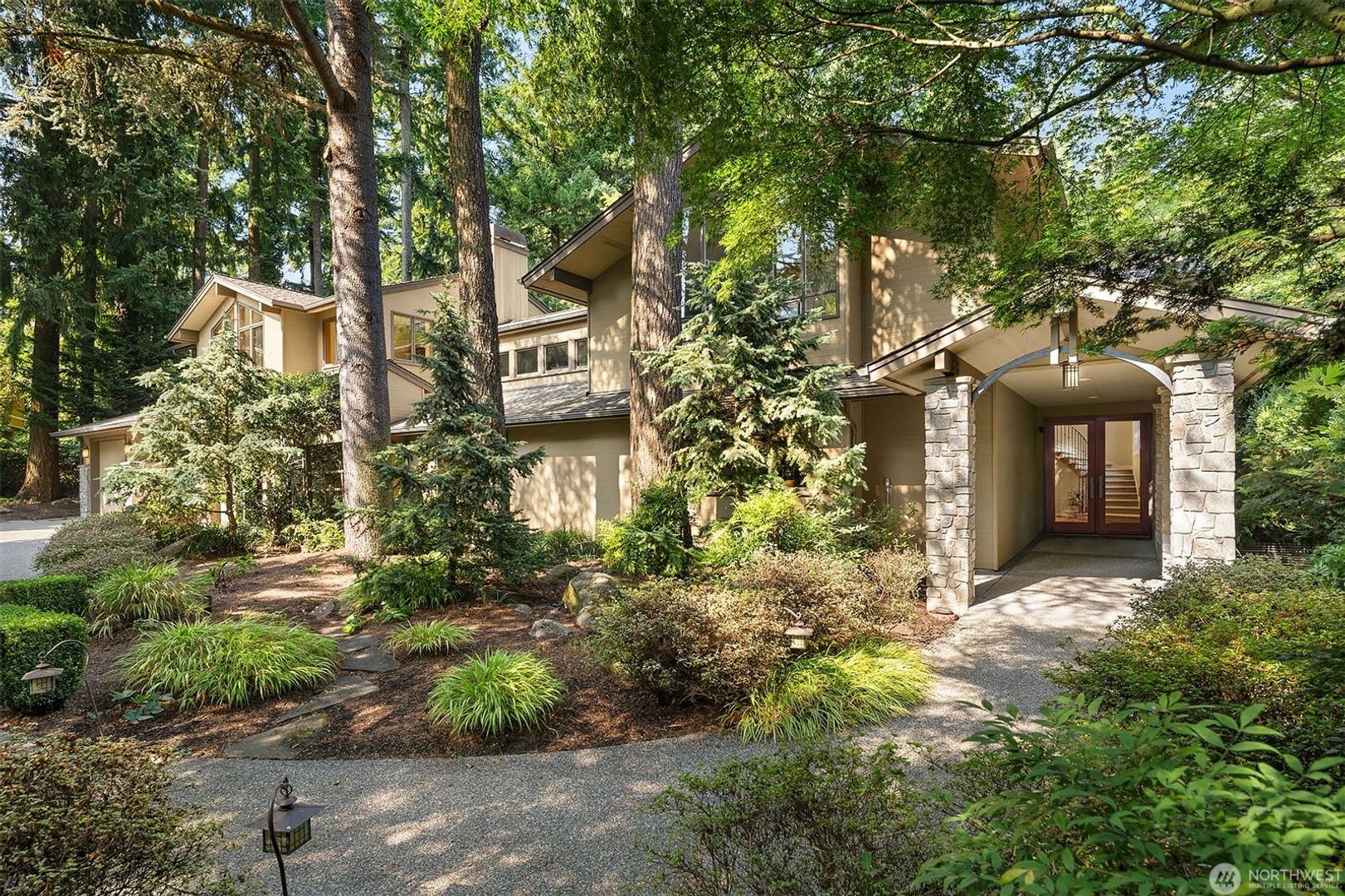 Mercer Island House: 8300 SE 82nd Street