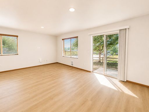 Listing photo thumbnail