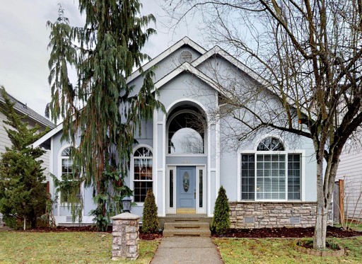 Unique and Spacious Home in Covington – Master Bedroom on Main Floor