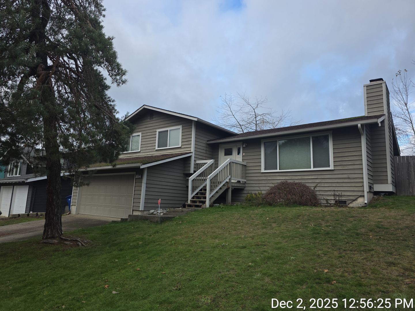 Renton House: 1614 Lake Youngs Way SE
