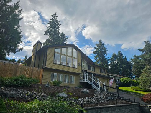 Mountain View Estates in Federal Way - 4 bedroom 3 bath rental - A must see! - Available October 10th, 2026. – photo 1