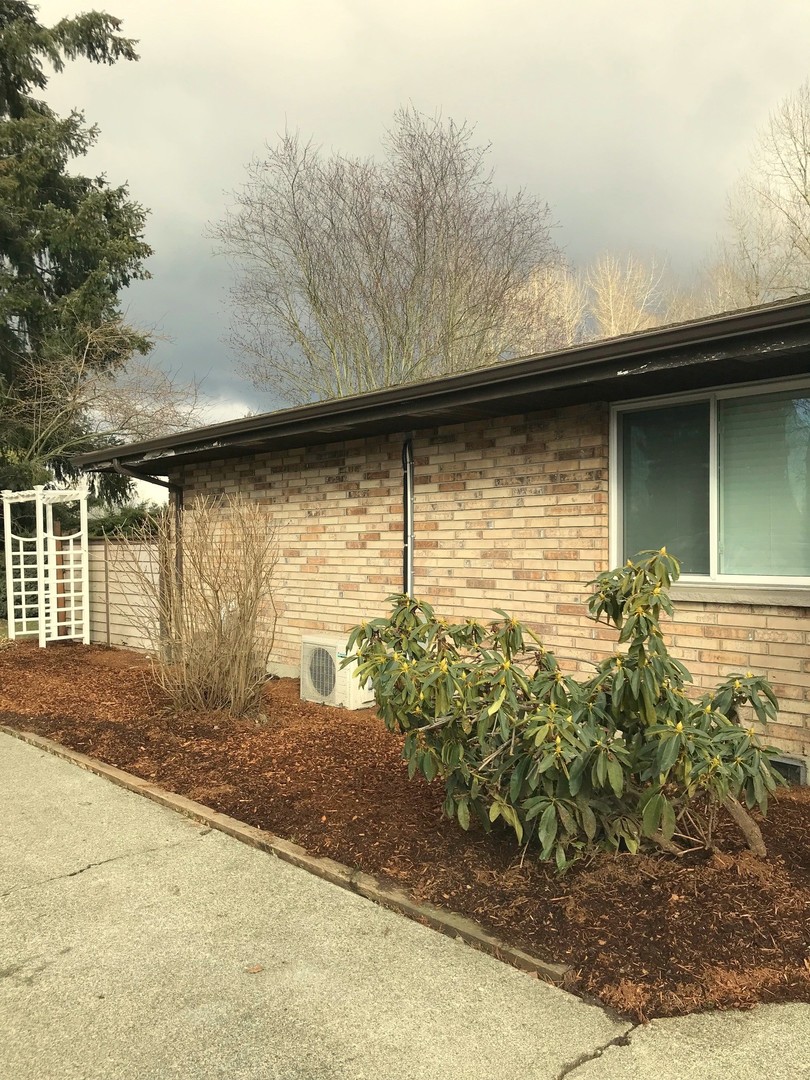 Kent Apartment: 11645 SE 208th St