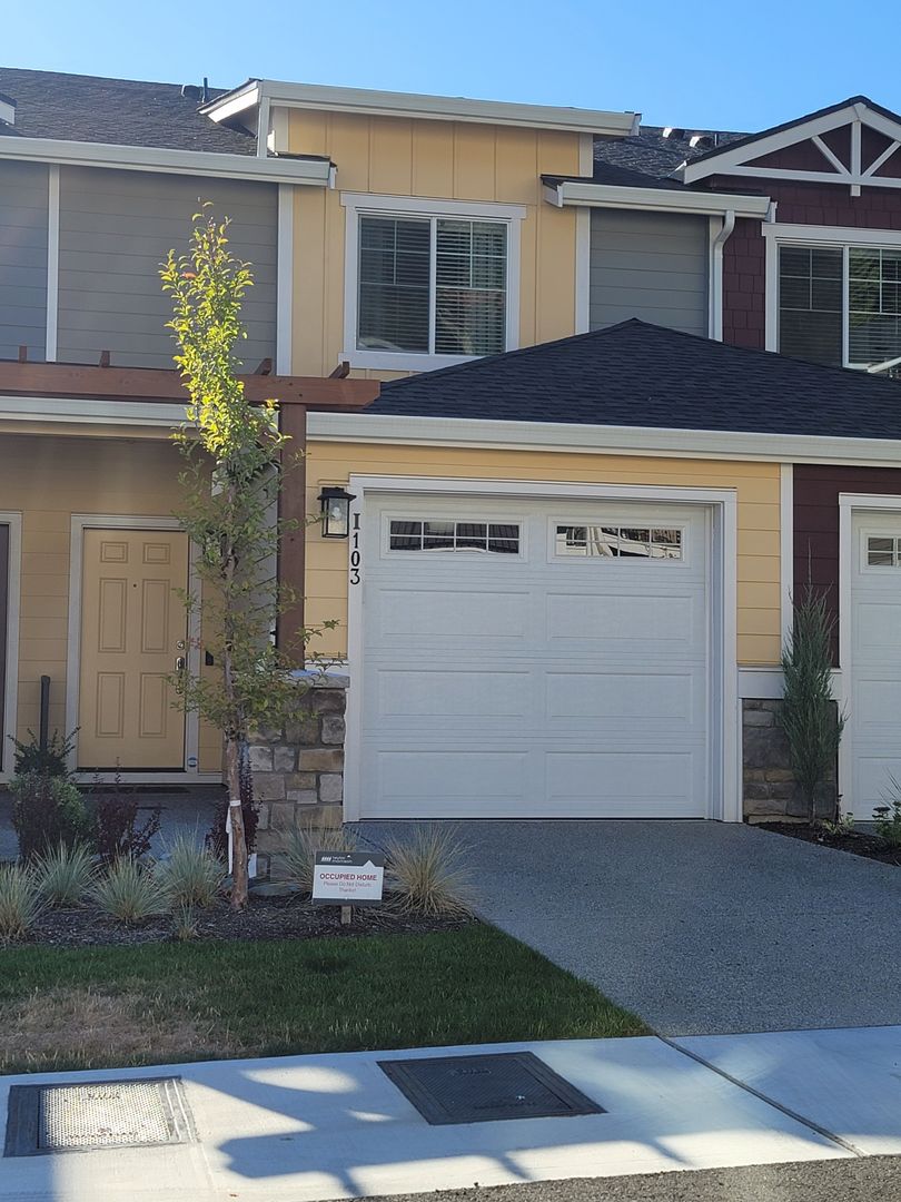 Kent House: 22328 88th Way South #I103