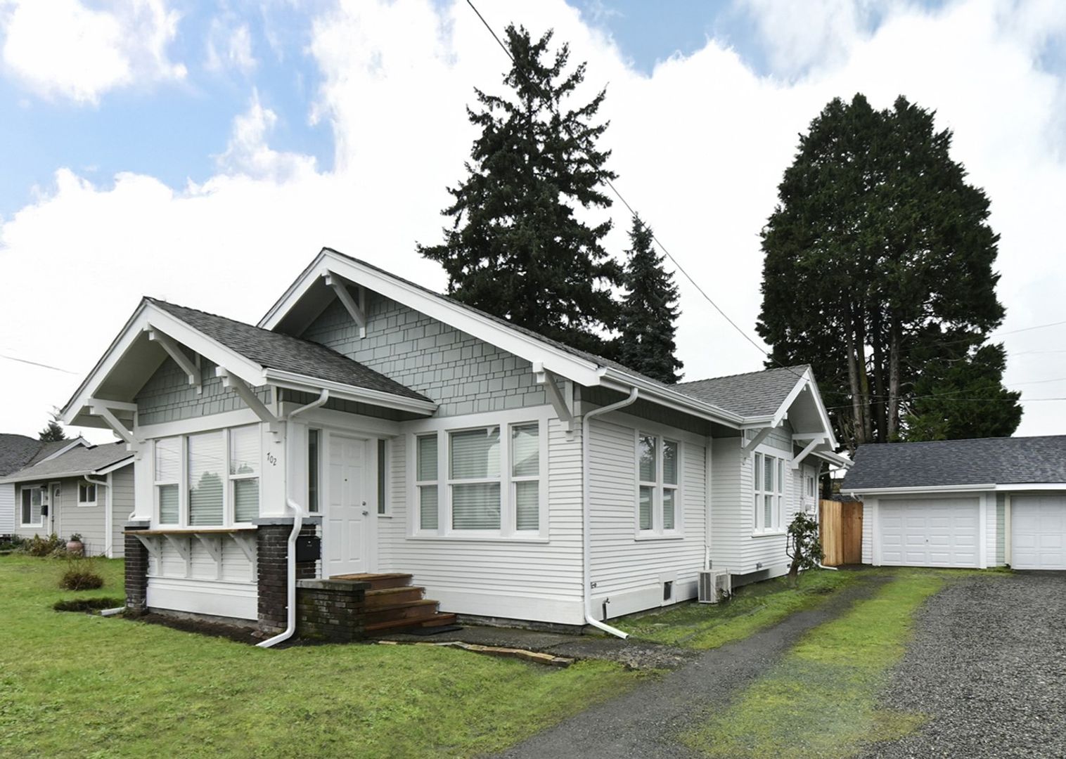 Auburn House: 702 4th St. SE