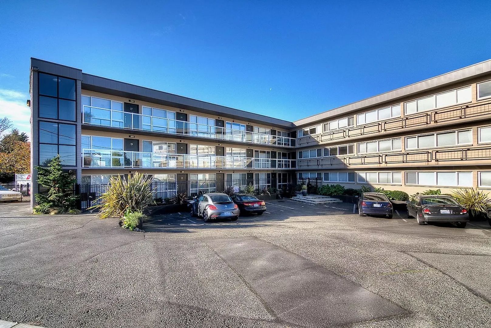 Seattle Condo: 3151 Alki Avenue SW #13