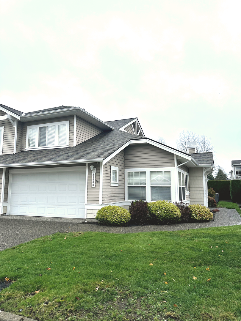 Kent Townhome: 23408 53rd Ave S