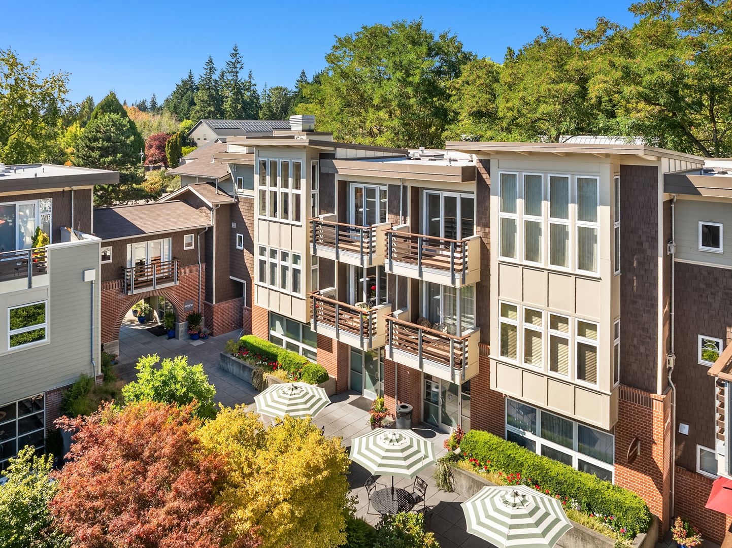 Bainbridge Island Condo: 400 Winslow Way E #360