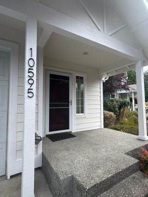 in town Kingston 3 bedroom townhome now available