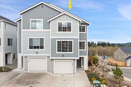 Luxury Townhome in Central Kitsap – photo 1