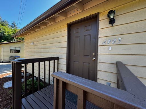 Tranquil Duplex Living in West Bremerton – photo 1