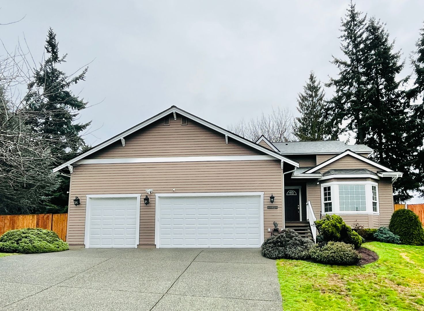 Kingston House: 26228 Montera Loop NE