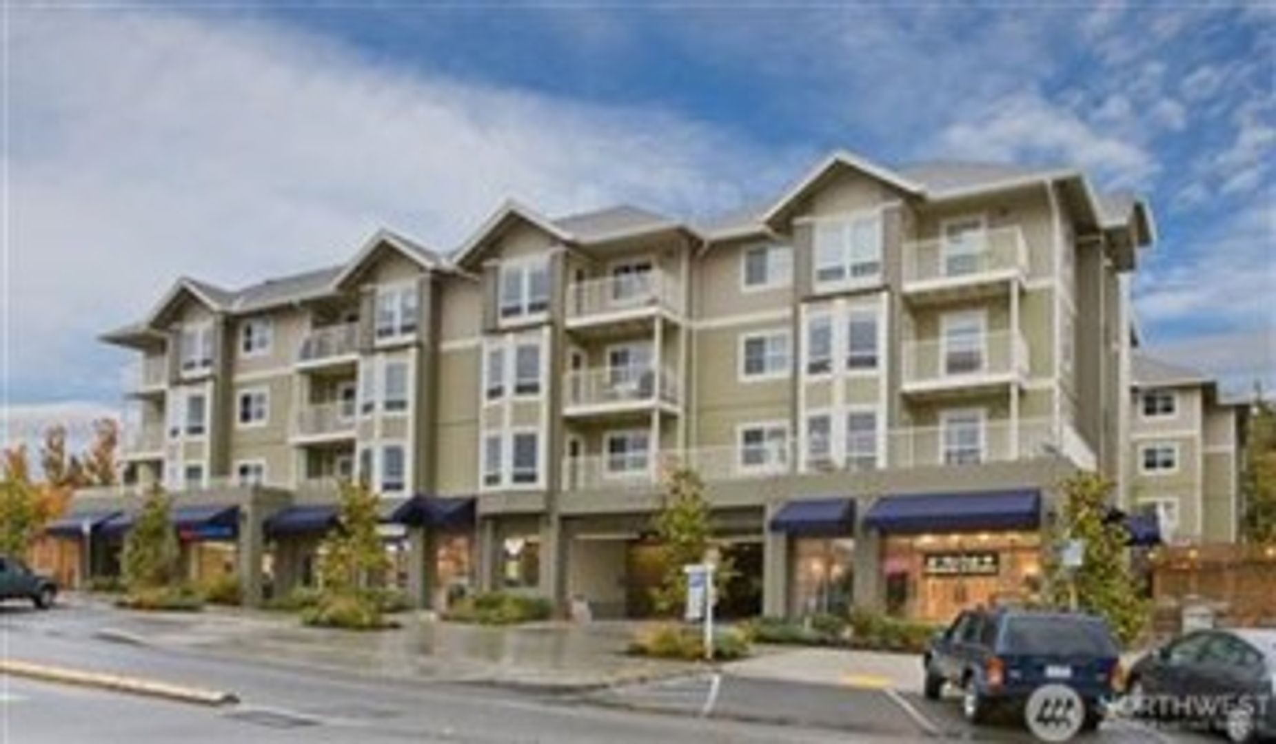 Bainbridge Island Condo: 300 High School Rd NE #404