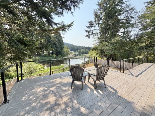 Lakeside Living in Quiet Neighborhood – photo 1