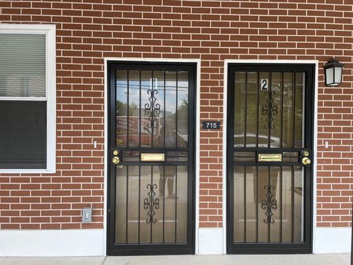 Affordable 3 Bedroom, 2nd & 3rd Floor Apartment – photo 1