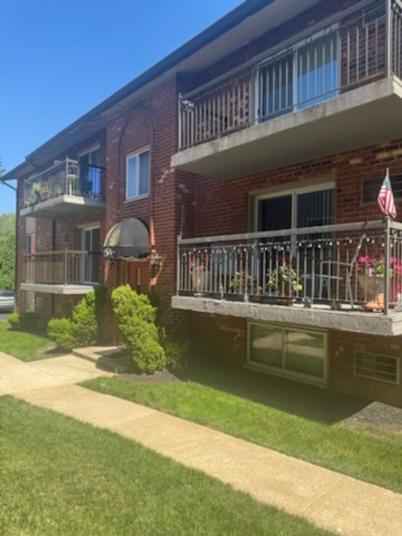 Secane Apartment: 640 South Avenue