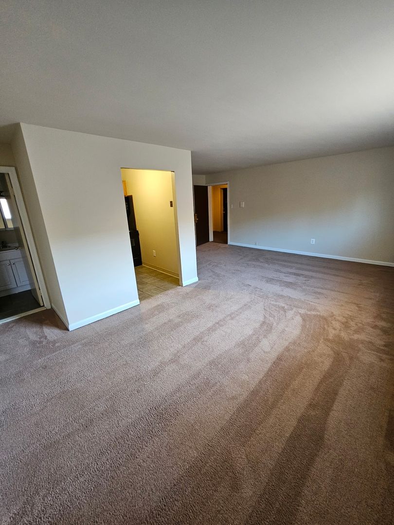 NORWOOD Apartment: 60 WEST WINONA AVENUE