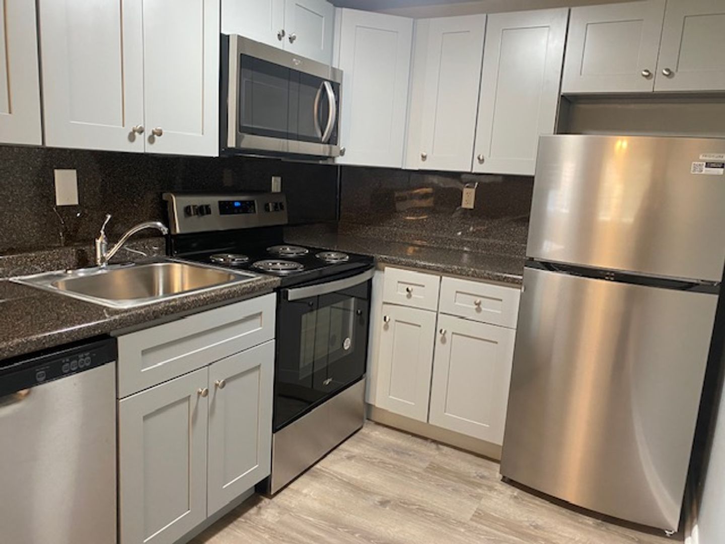 RIDLEY PARK Apartment: 2 W. CHESTER PIKE