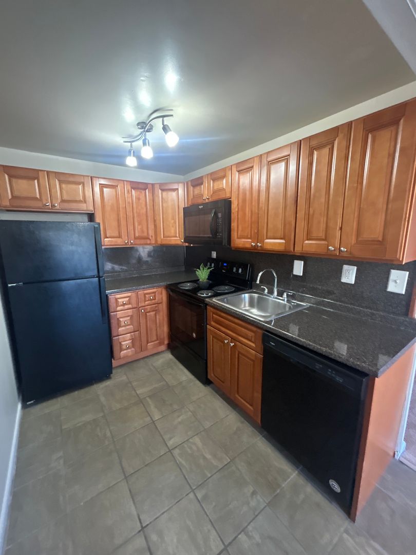 RIDLEY PARK Apartment: 2 W. CHESTER PIKE
