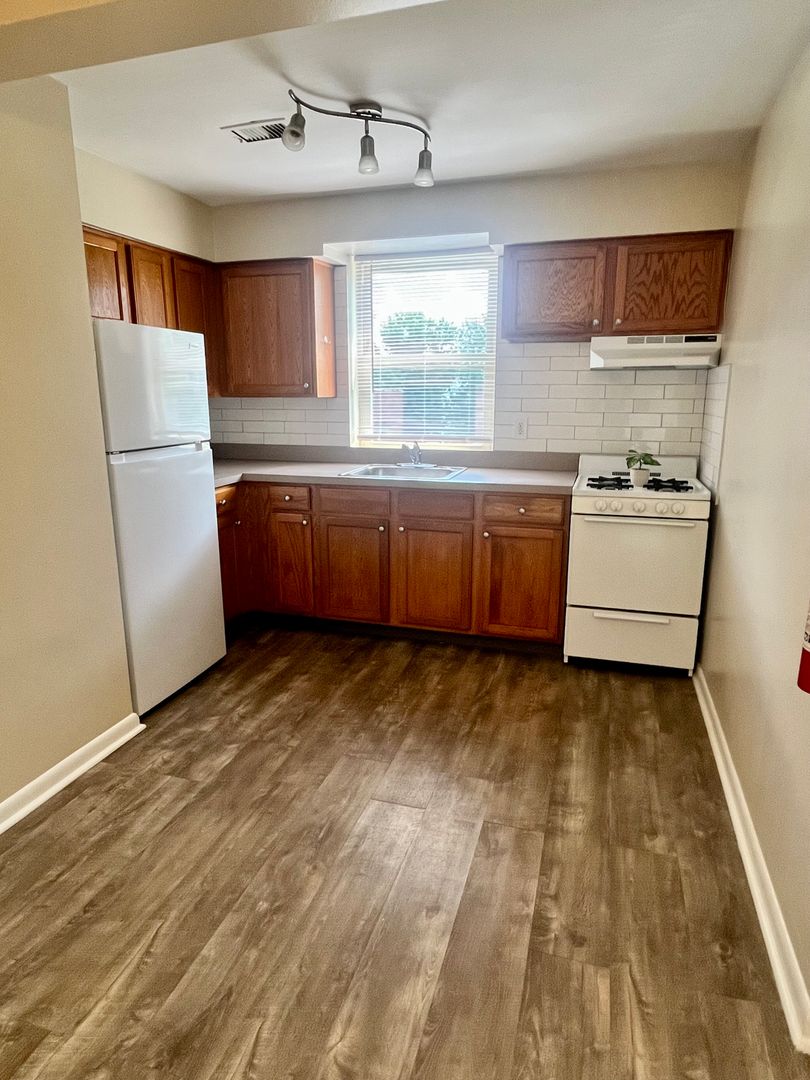 PROSPECT PARK Apartment: 701 LINCOLN AVE