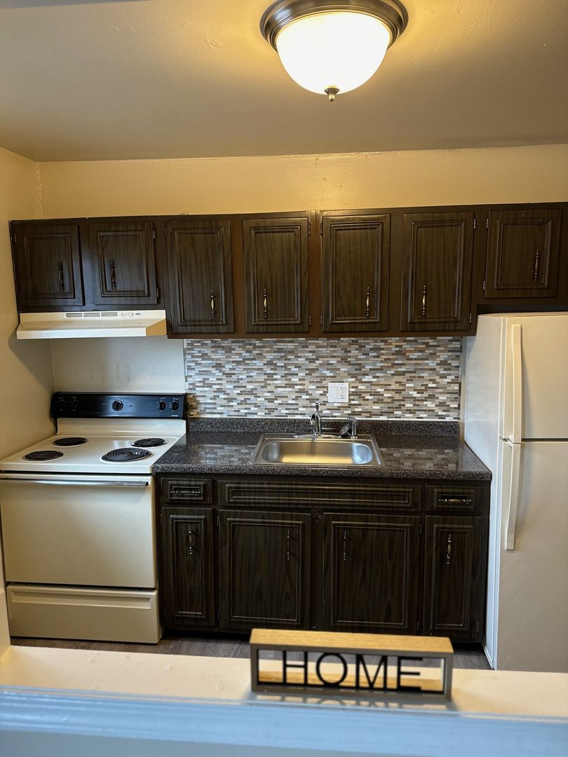 NORWOOD Apartment: 60 WEST WINONA AVENUE