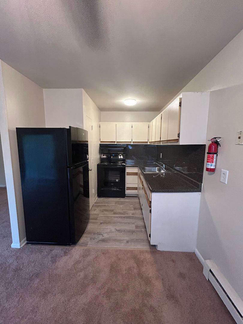 Morton Apartment: 8 Amosland Road