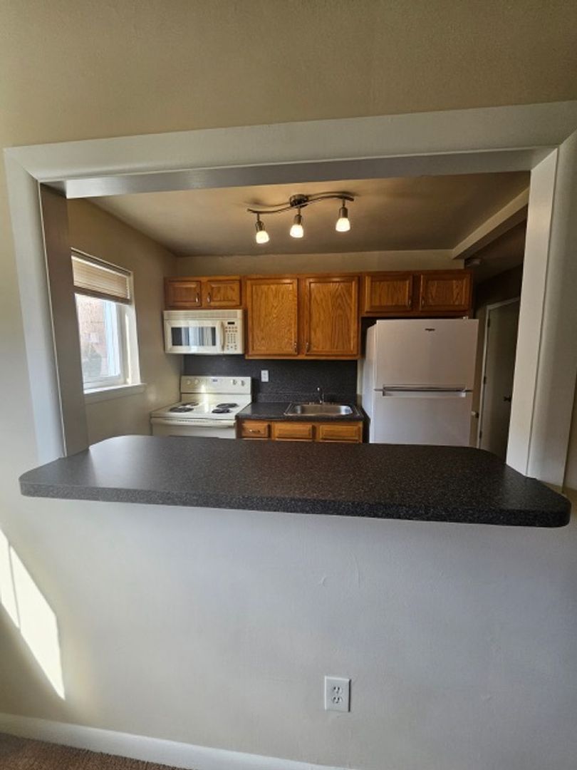 Secane Apartment: 640 South Avenue