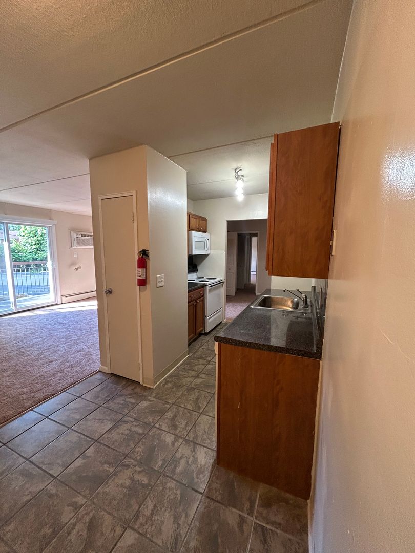 Secane Apartment: 640 South Avenue