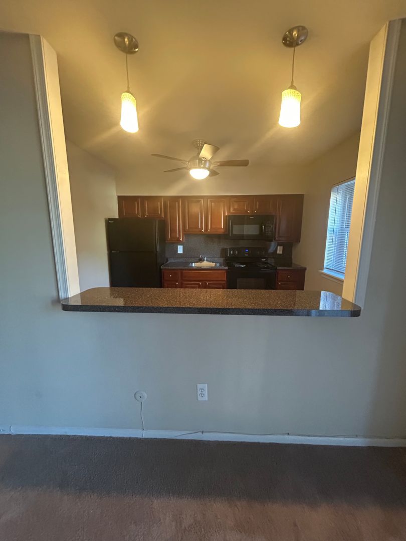 SECANE Apartment: 824-828 PROVIDENCE RD