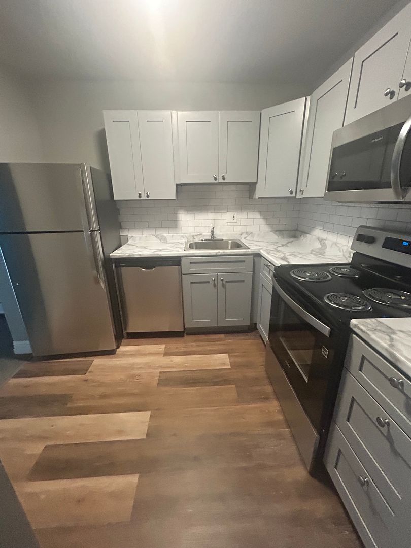 Ridley Park Apartment: 410 E. Hinckley Avenue