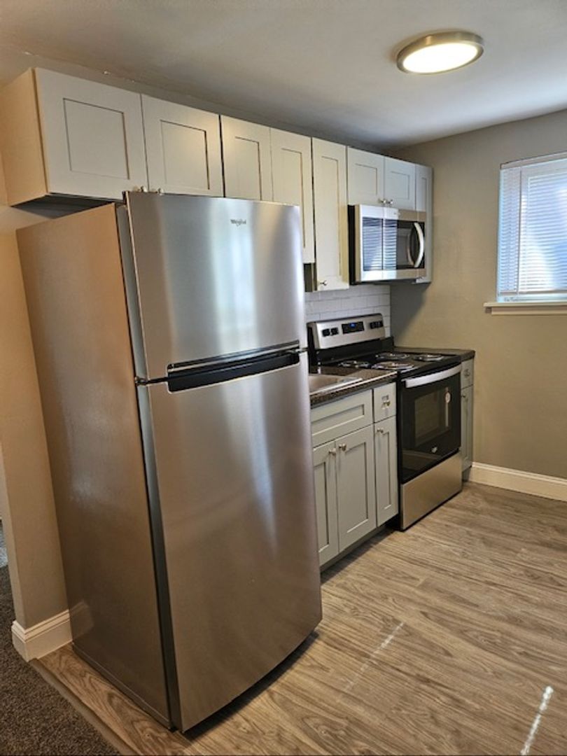 SECANE Apartment: 640 SOUTH AVENUE