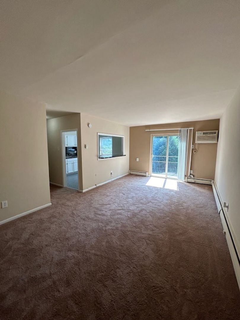 SECANE Apartment: 824-828 PROVIDENCE RD