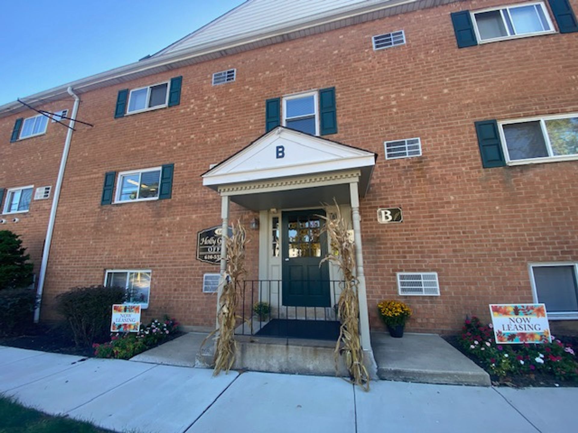 NORWOOD Apartment: 60 WEST WINONA AVENUE
