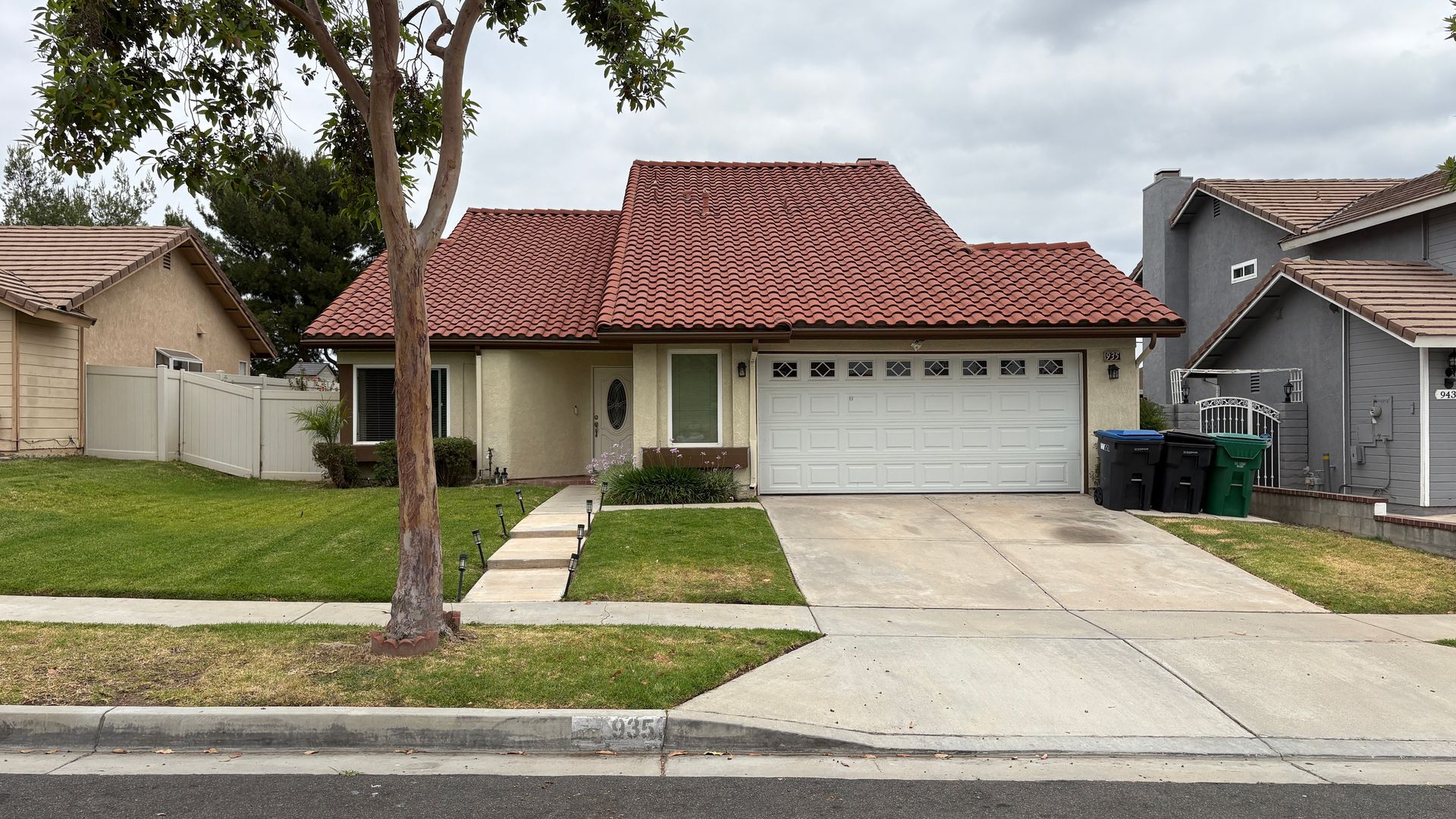 Corona House: 935 Ridgewood Drive