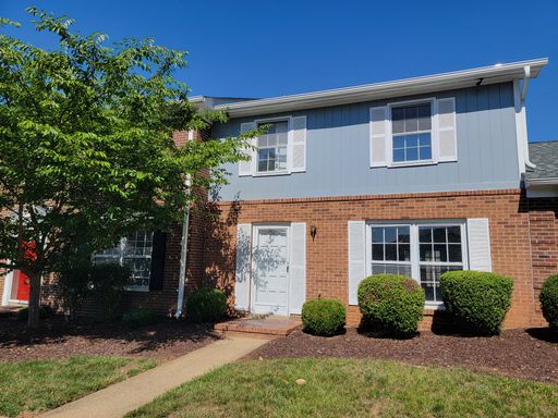 3 Bedroom 2.5 Bathroom Townhome – photo 1