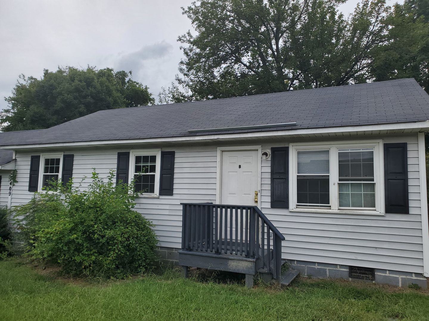 Greensboro Apartment: 3409 Calumet Pl