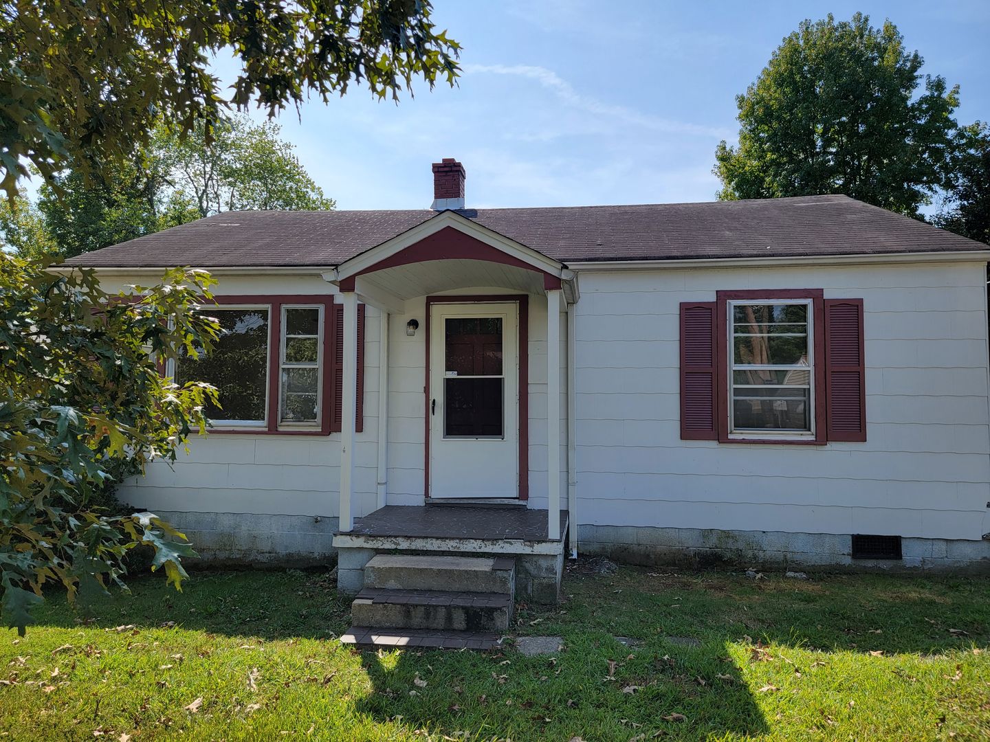 Greensboro House: 4006 Wooddale Lane