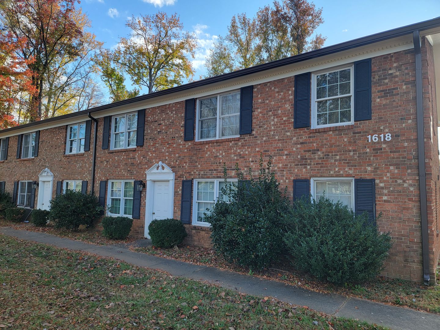 Greensboro Apartment: 1618 Summit Ave