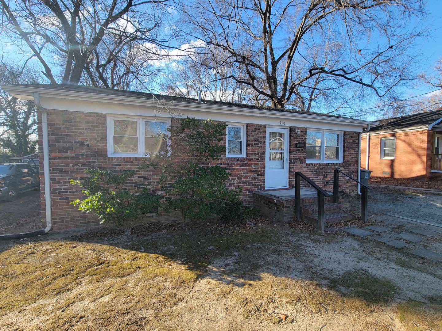 Greensboro House: 910 Lincoln St