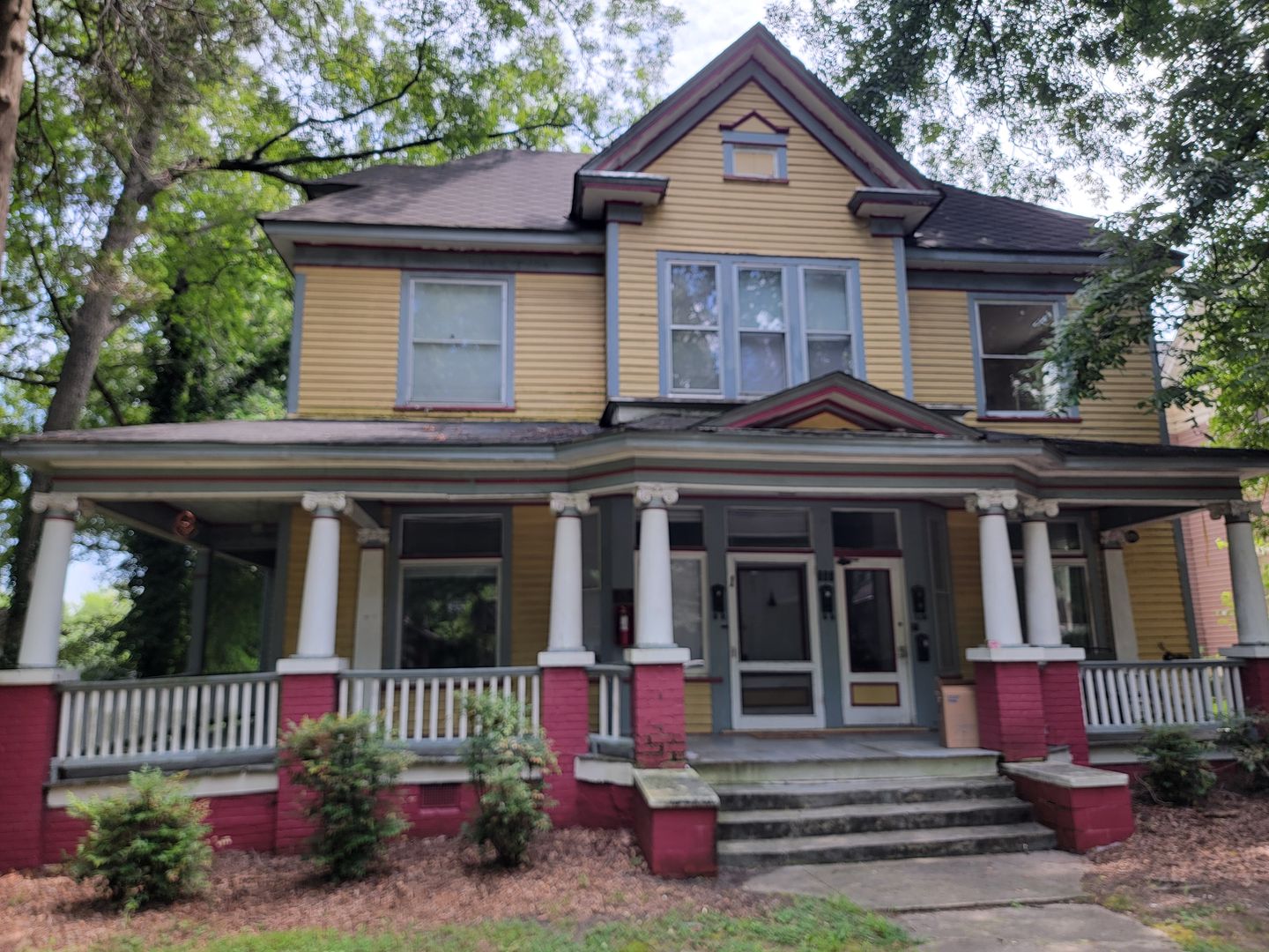 Greensboro Apartment: 608 Fifth Avenue