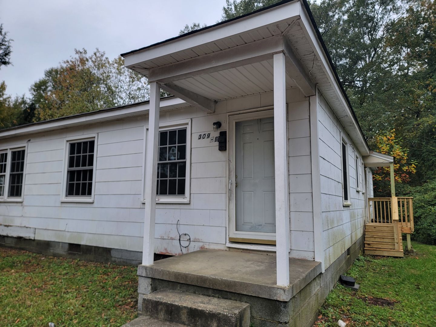 Greensboro House: 309 B Winston Street