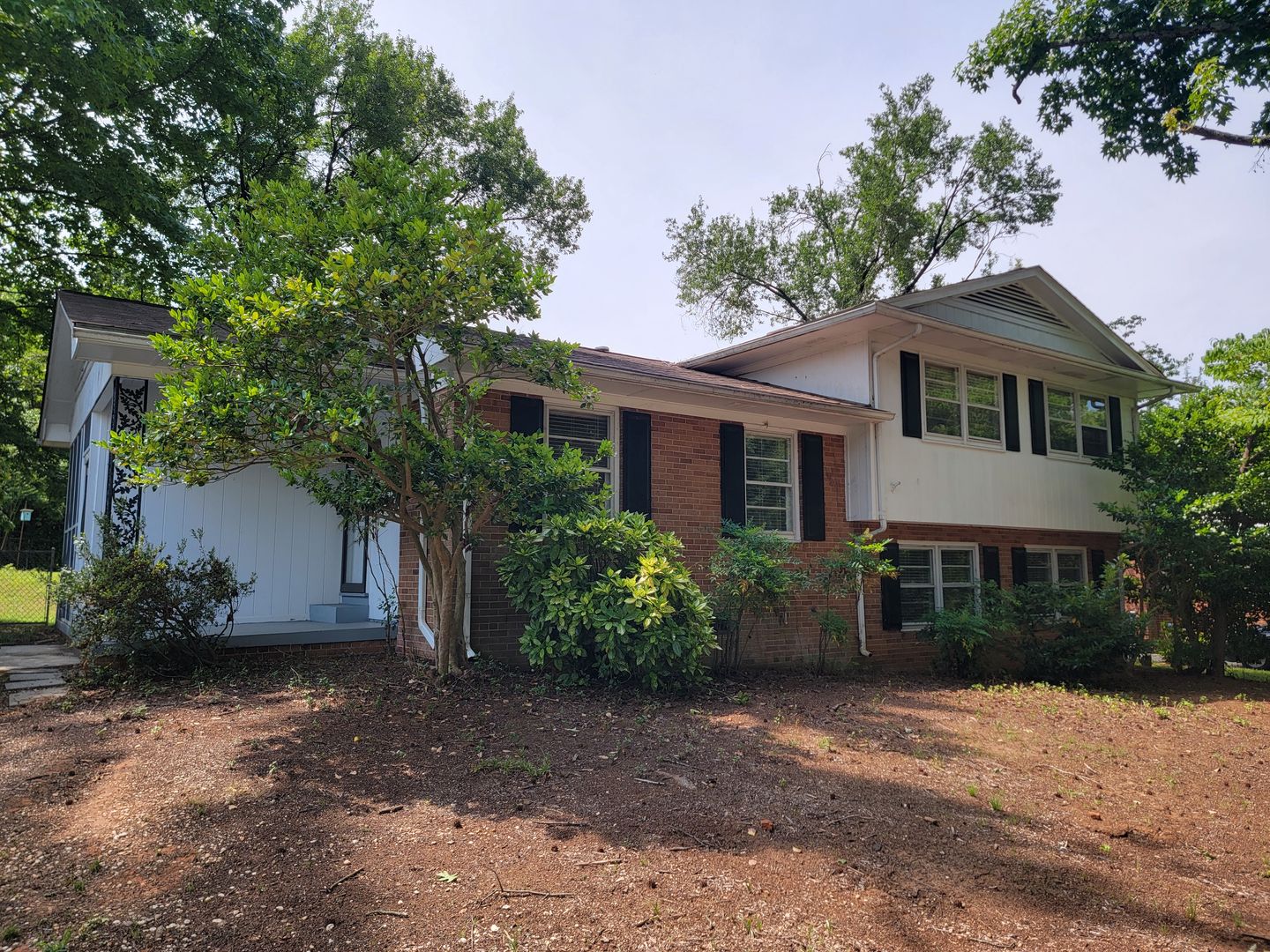 Greensboro House: 3023 Robinhood Drive