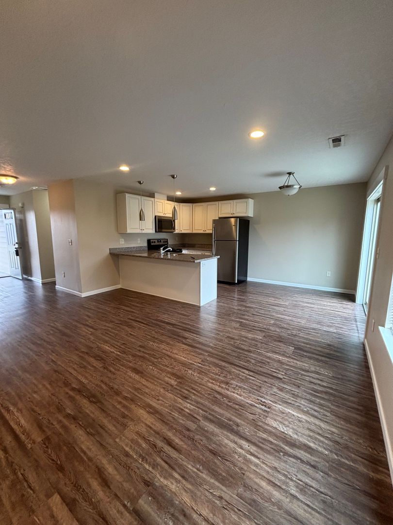 Spokane Valley Multiplex: 10415-10417 E Maxwell lane