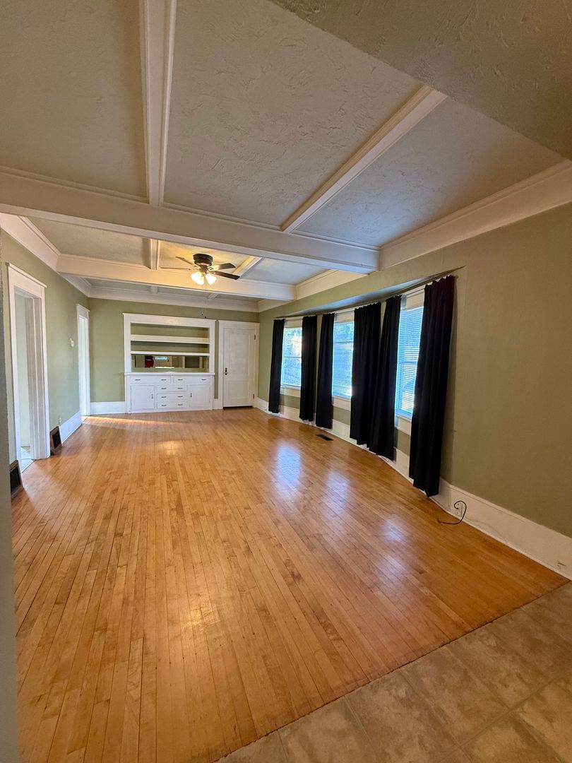 Spokane House: 3204 E 16th