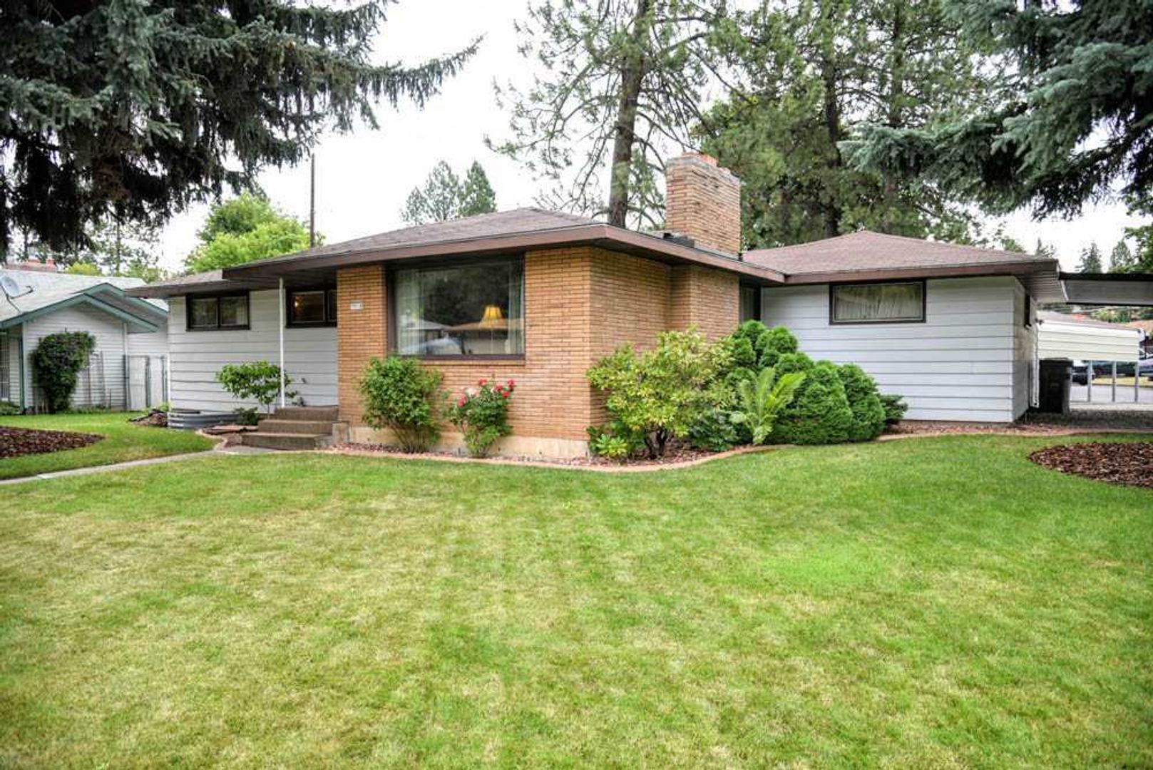 Spokane House: 7918 N Hughes