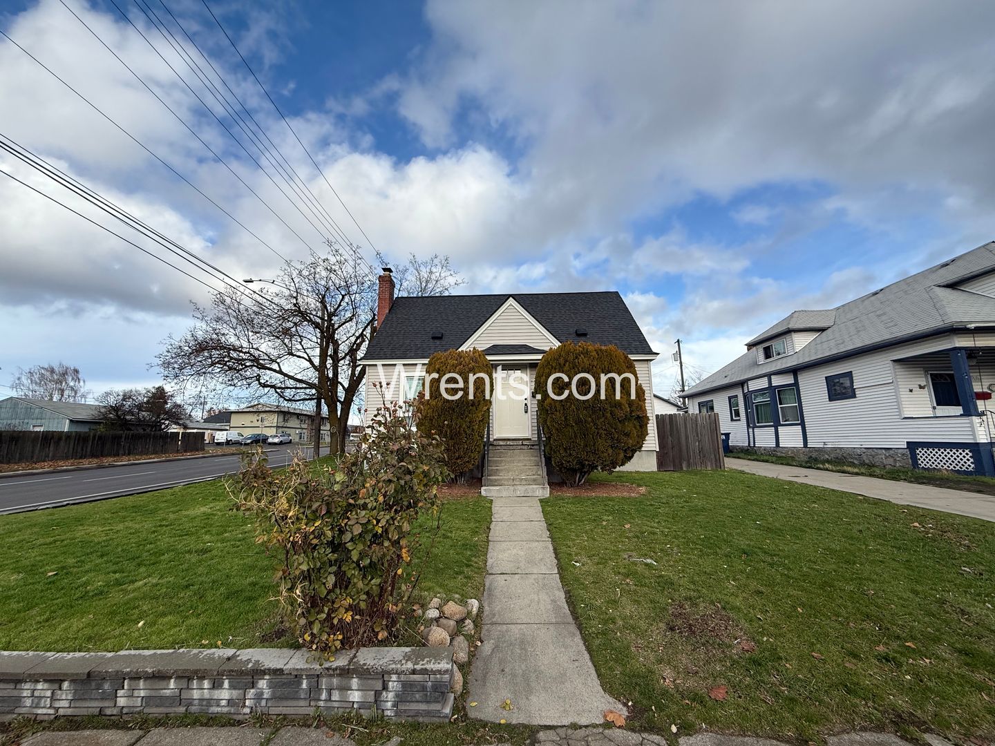 Spokane House: 1528 W Augusta ave