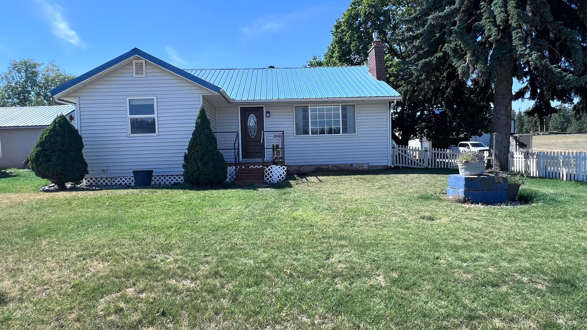Greenacres House: 16410 E 32nd Ave