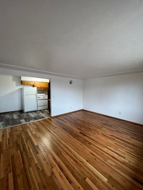 Spacious 2 Bed 1 Bath Apartment – photo 1