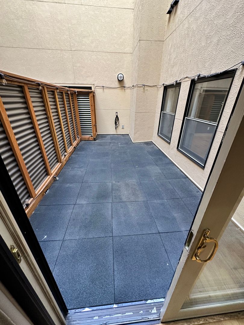 315 W Riverside Ave #305 7 of 8
